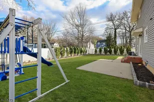 2 Doris Pkwy, Westfield, NJ 07090 - Photo 27