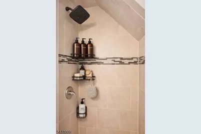 633 Thomas Blvd, East Orange, NJ 07017 - Photo 7