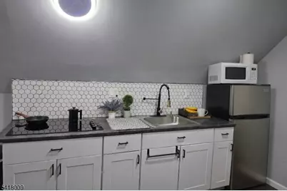 633 Thomas Blvd, East Orange, NJ 07017 - Photo 5