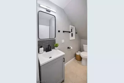 633 Thomas Blvd, East Orange, NJ 07017 - Photo 17