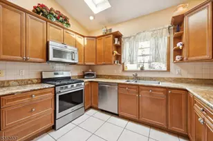 937 Roosevelt Ave, Union Township, NJ 07083 - Photo 15