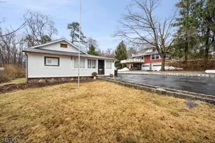 4 Dead End Rd, Rockaway Township, NJ 07435 - Photo 3