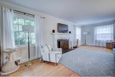 548 Hartford Ct, South Orange, NJ 07079 - Photo 5