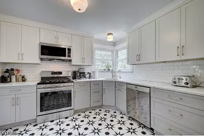 548 Hartford Ct, South Orange, NJ 07079 - Photo 9