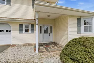 103 Karen Pl, Bridgewater, NJ 08807 - Photo 3