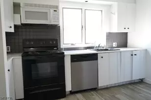 85 Roosevelt Ave, Butler, NJ 07405 - Photo 17