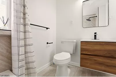 338 E 19th St, Paterson, NJ 07524 - Photo 19