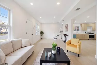 10 Mulford Pl, Newark, NJ 07112 - Photo 3