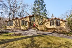 4 Timber Ridge Dr, Warren Township, NJ 07059 - Photo 1