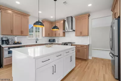 86 Treetops Cir, Franklin Township, NJ 08540 - Photo 7