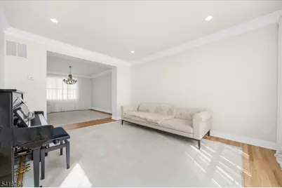 86 Treetops Cir, Franklin Township, NJ 08540 - Photo 15