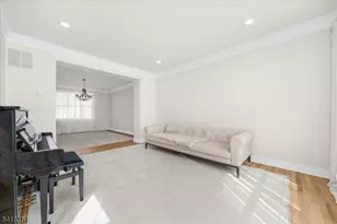 86 Treetops Cir, Franklin Township, NJ 08540 - Photo 15