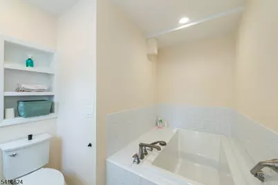 32 Cutler Dr, Morris Plains, NJ 07950 - Photo 21