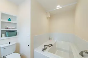 32 Cutler Dr, Morris Plains, NJ 07950 - Photo 21