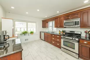 32 Cutler Dr, Morris Plains, NJ 07950 - Photo 9