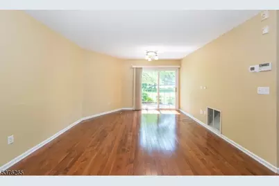 4 Parkside Ct, Wayne, NJ 07470 - Photo 7