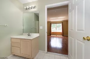 4 Parkside Ct, Wayne, NJ 07470 - Photo 13