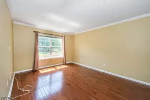 4 Parkside Ct, Wayne, NJ 07470 - Photo 5