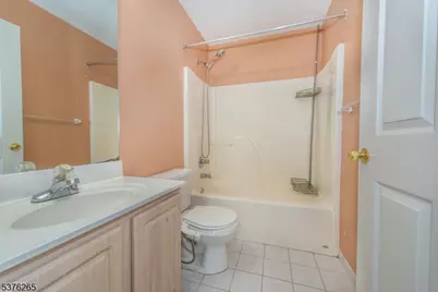 4 Parkside Ct, Wayne, NJ 07470 - Photo 11