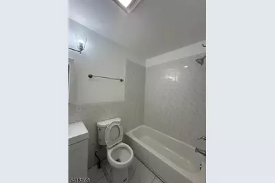 339 Ocean Ave, Jersey City, NJ 07305 - Photo 25