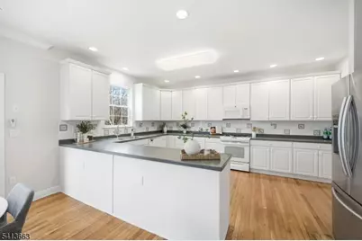 18 Glen Rock Rd, Cedar Grove, NJ 07009 - Photo 11