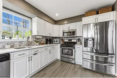 32 Dewitt Ln, Hillsborough Township, NJ 08844 - Photo 11