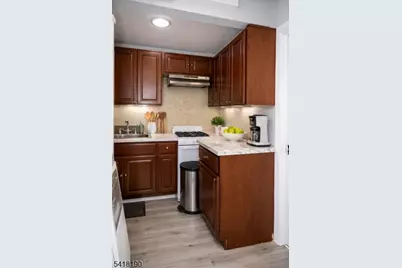 16 Krueger Pl, Passaic, NJ 07055 - Photo 9