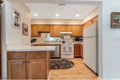 16 Westchester Ter, Clinton Township, NJ 08801 - Photo 9