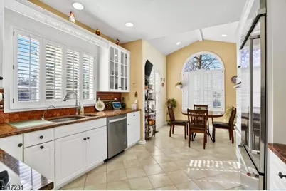 20 Conklin Ct, Roseland, NJ 07068 - Photo 5