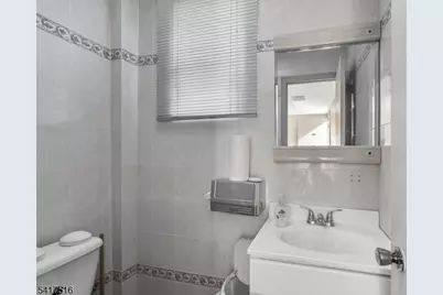 236 Stuyvesant Ave, Lyndhurst Township, NJ 07071 - Photo 15