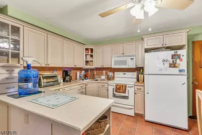 236 Stuyvesant Ave, Lyndhurst Township, NJ 07071 - Photo 25