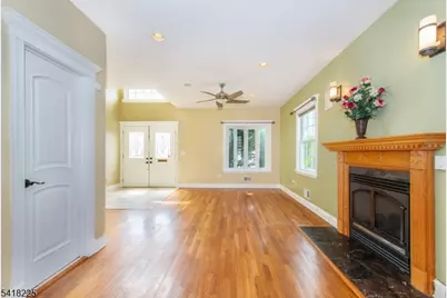 12-31 Roosevelt Pl, Fair Lawn, NJ 07410 - Photo 3