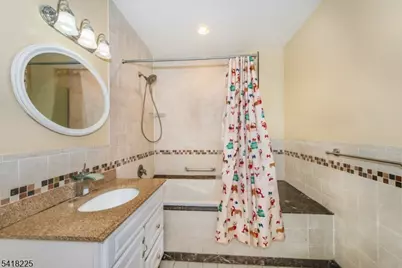 12-31 Roosevelt Pl, Fair Lawn, NJ 07410 - Photo 15