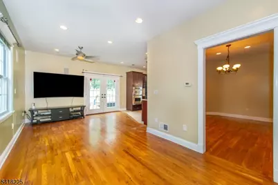 12-31 Roosevelt Pl, Fair Lawn, NJ 07410 - Photo 5