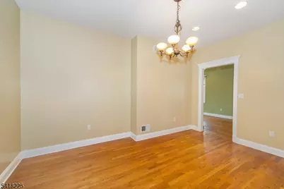 12-31 Roosevelt Pl, Fair Lawn, NJ 07410 - Photo 7