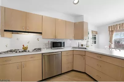 8 Johnston Dr, Morris Township, NJ 07960 - Photo 7