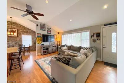 28 Woodside Dr, West Milford Twp., NJ 07480 - Photo 9