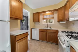 8 Betty Ct, Lebanon, NJ 08833 - Photo 13