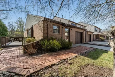 8 Betty Court, Lebanon, NJ 08833 - Photo 3