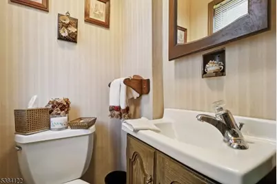 20 Kew Dr, Springfield, NJ 07081 - Photo 9