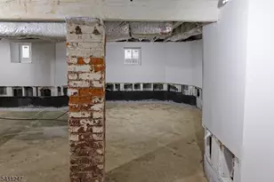 81 N Grove St, East Orange, NJ 07017 - Photo 33