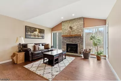 25 Stone Row Ln, Jefferson Township, NJ 07438 - Photo 3