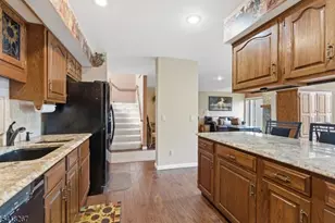 25 Stone Row Ln, Jefferson Township, NJ 07438 - Photo 9