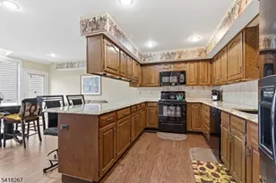 25 Stone Row Ln, Jefferson Township, NJ 07438 - Photo 7