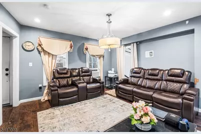 218 Muhlenberg Pl, Plainfield, NJ 07060 - Photo 3