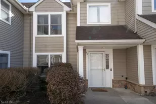 89 Bourne Cir, Hardyston Township, NJ 07419 - Photo 3