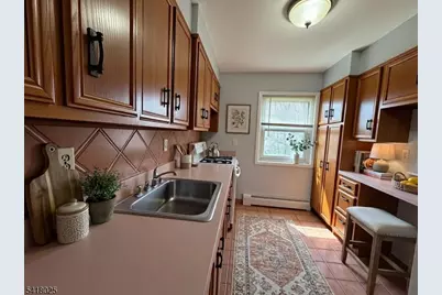 16 Knox Ter, Wayne, NJ 07470 - Photo 3