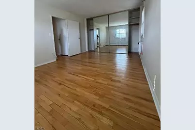 16 Knox Ter, Wayne, NJ 07470 - Photo 5