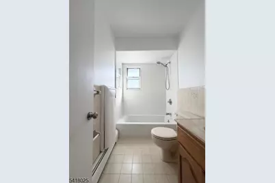 16 Knox Ter, Wayne, NJ 07470 - Photo 7