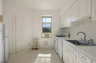 4 Riverside Dr Apt, Cranford Township, NJ 07016 - Photo 7